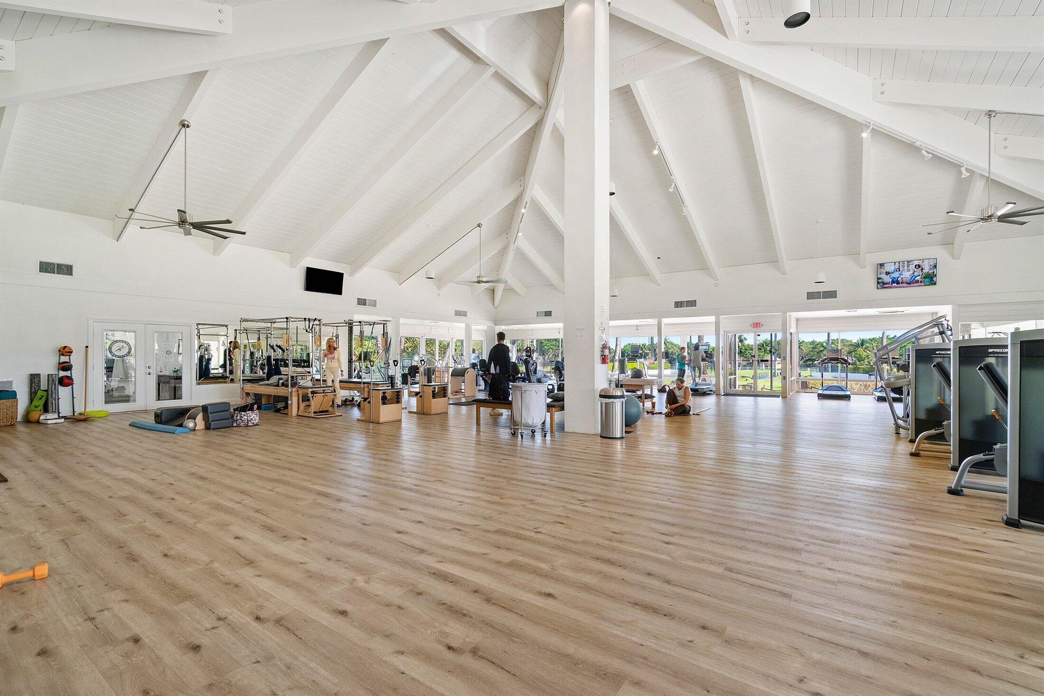 TENNIS LODGES NO 1 COND D - Residential