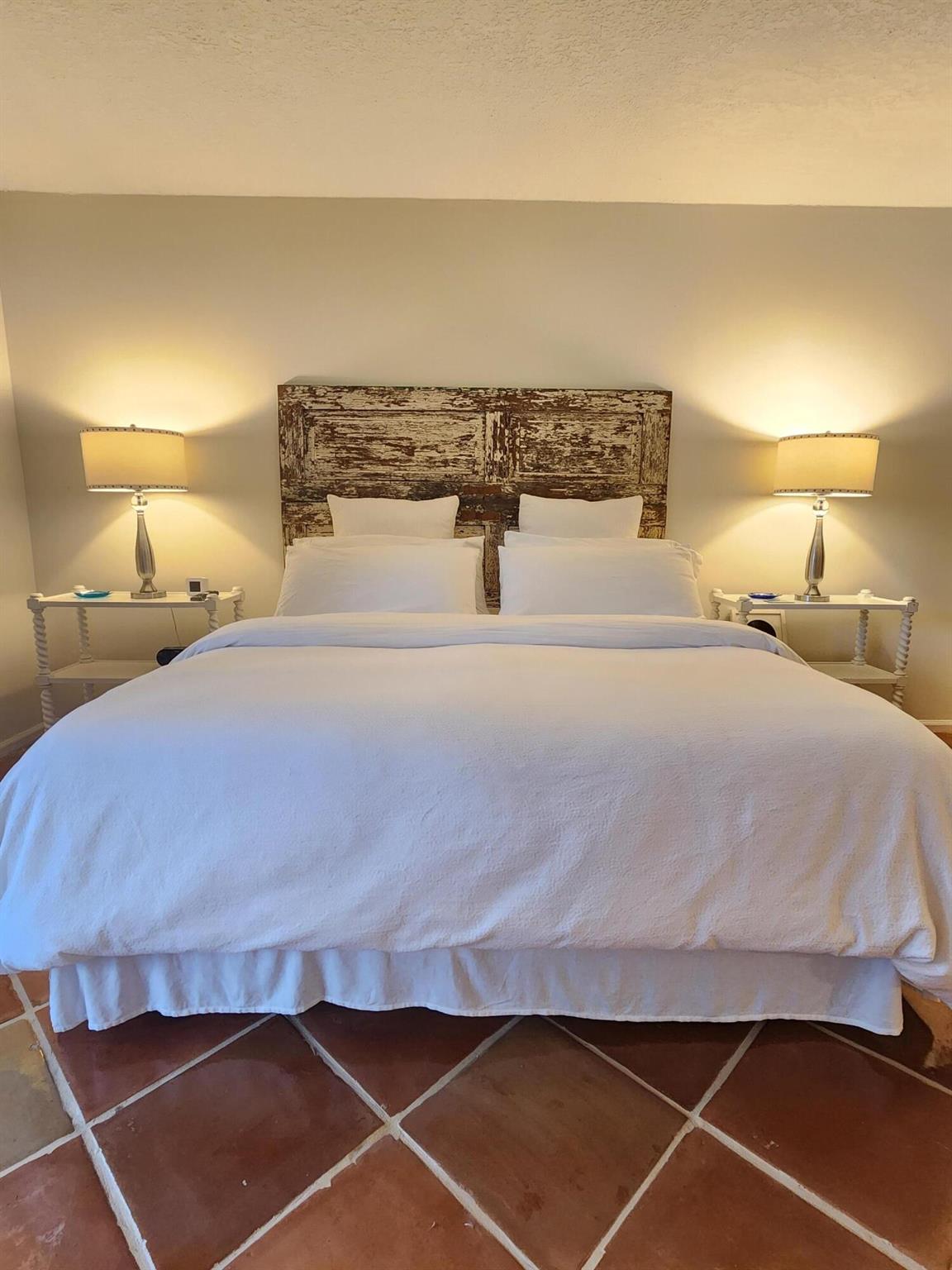 TENNIS LODGES NO 1 COND D - Residential