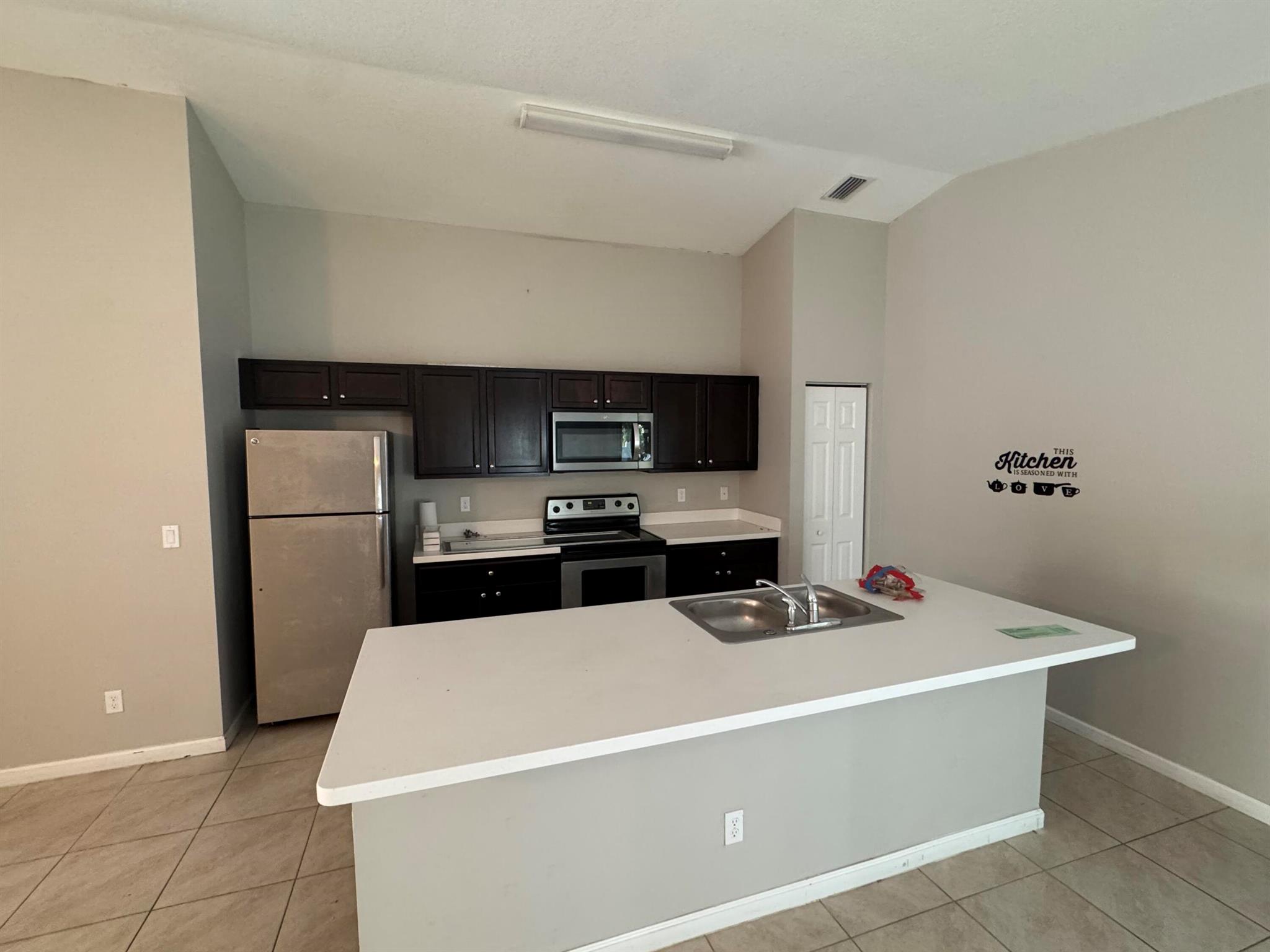 PORT ST LUCIE SECTION 21 - Residential Lease