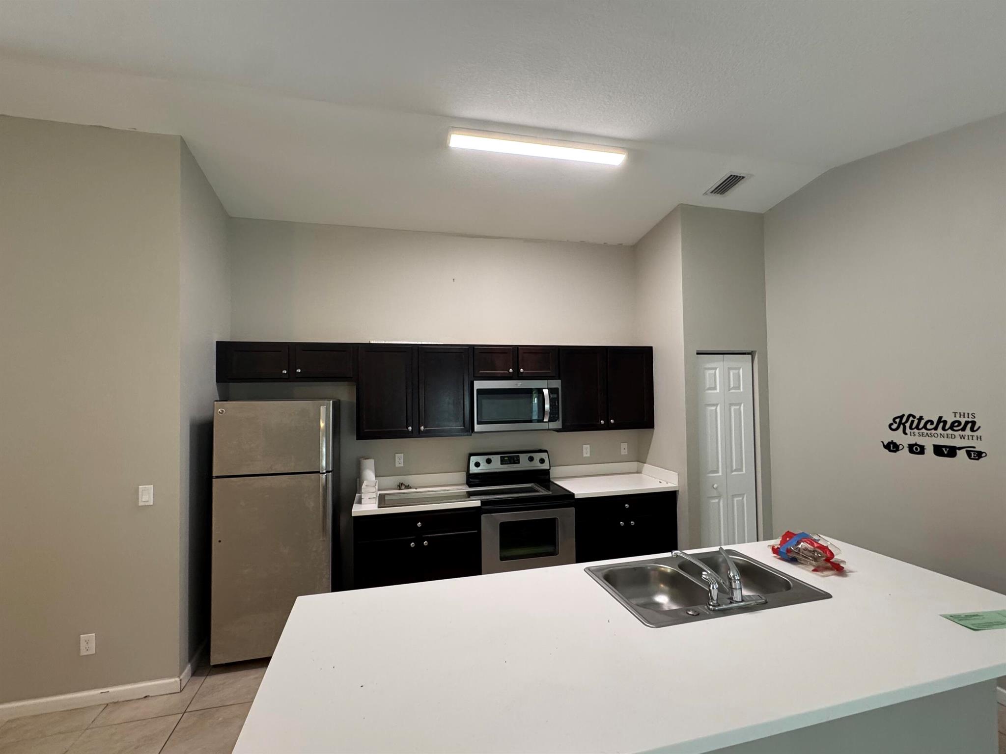 PORT ST LUCIE SECTION 21 - Residential Lease