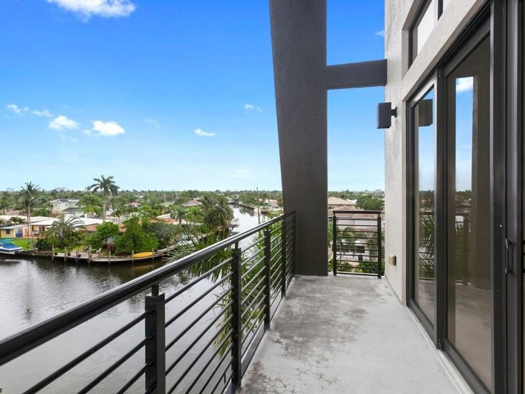 Photo of 196 SE 4th Terrace #K-1, Pompano Beach, FL 33060 (MLS # F10552759)