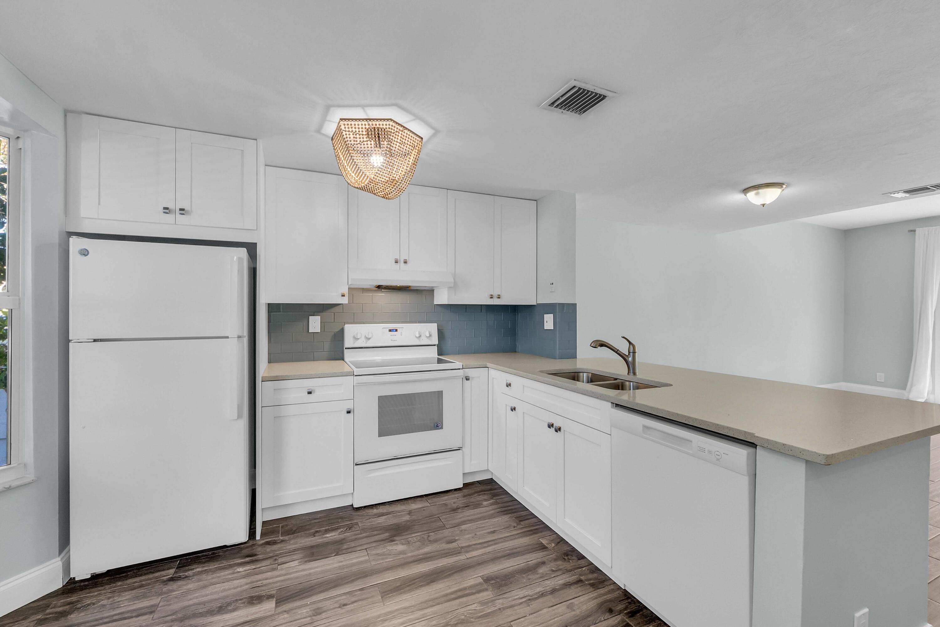 SUN HARBOUR - Residential Lease