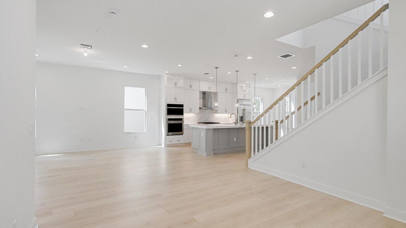 ALTON - Residential Lease