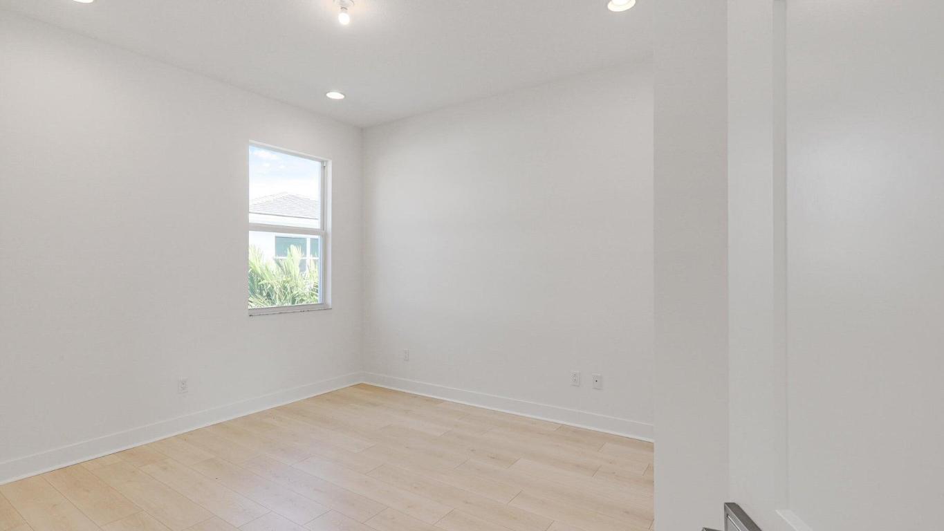 ALTON - Residential Lease