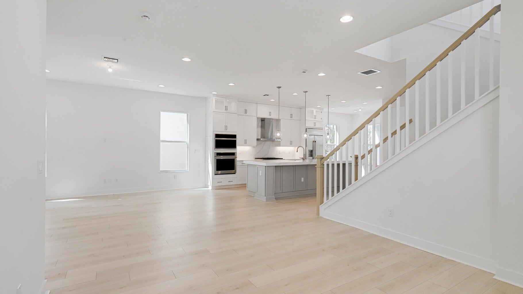 ALTON - Residential Lease