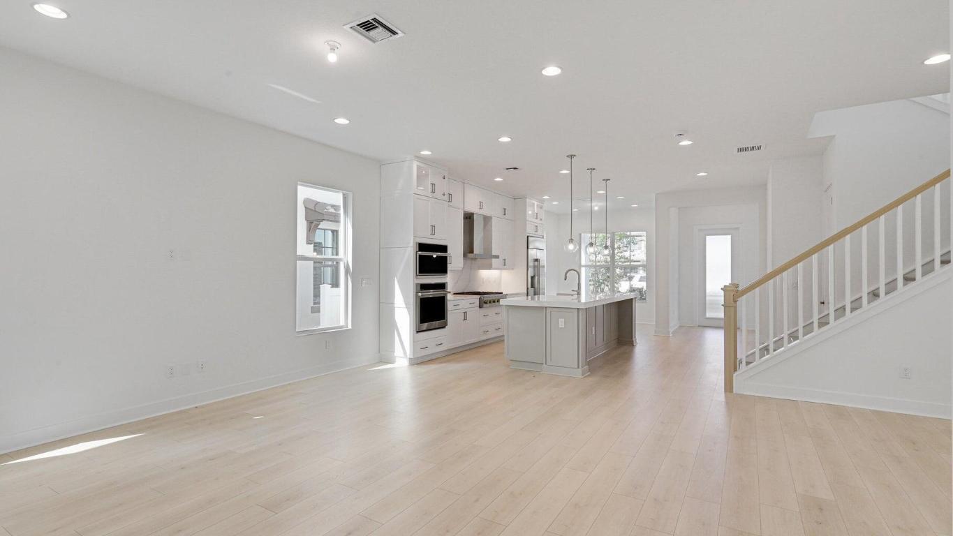 ALTON - Residential Lease