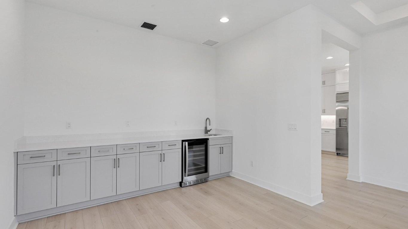 ALTON - Residential Lease