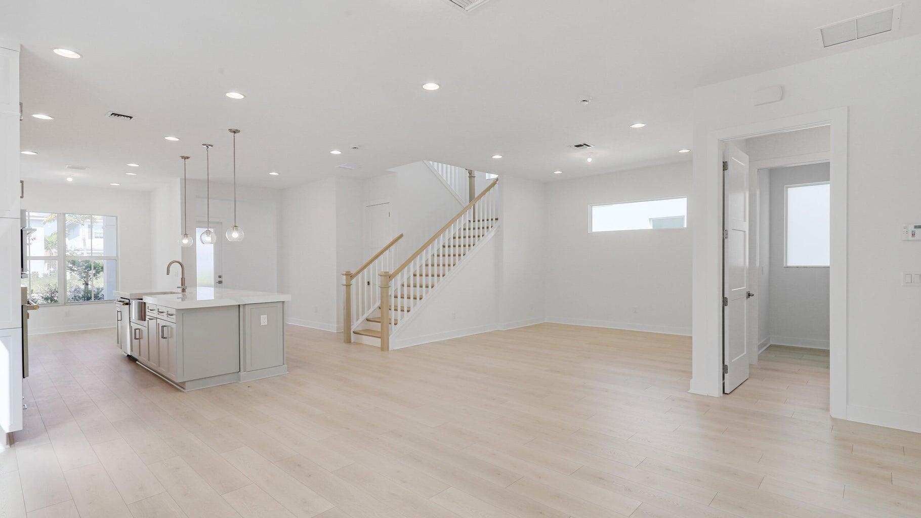 ALTON - Residential Lease