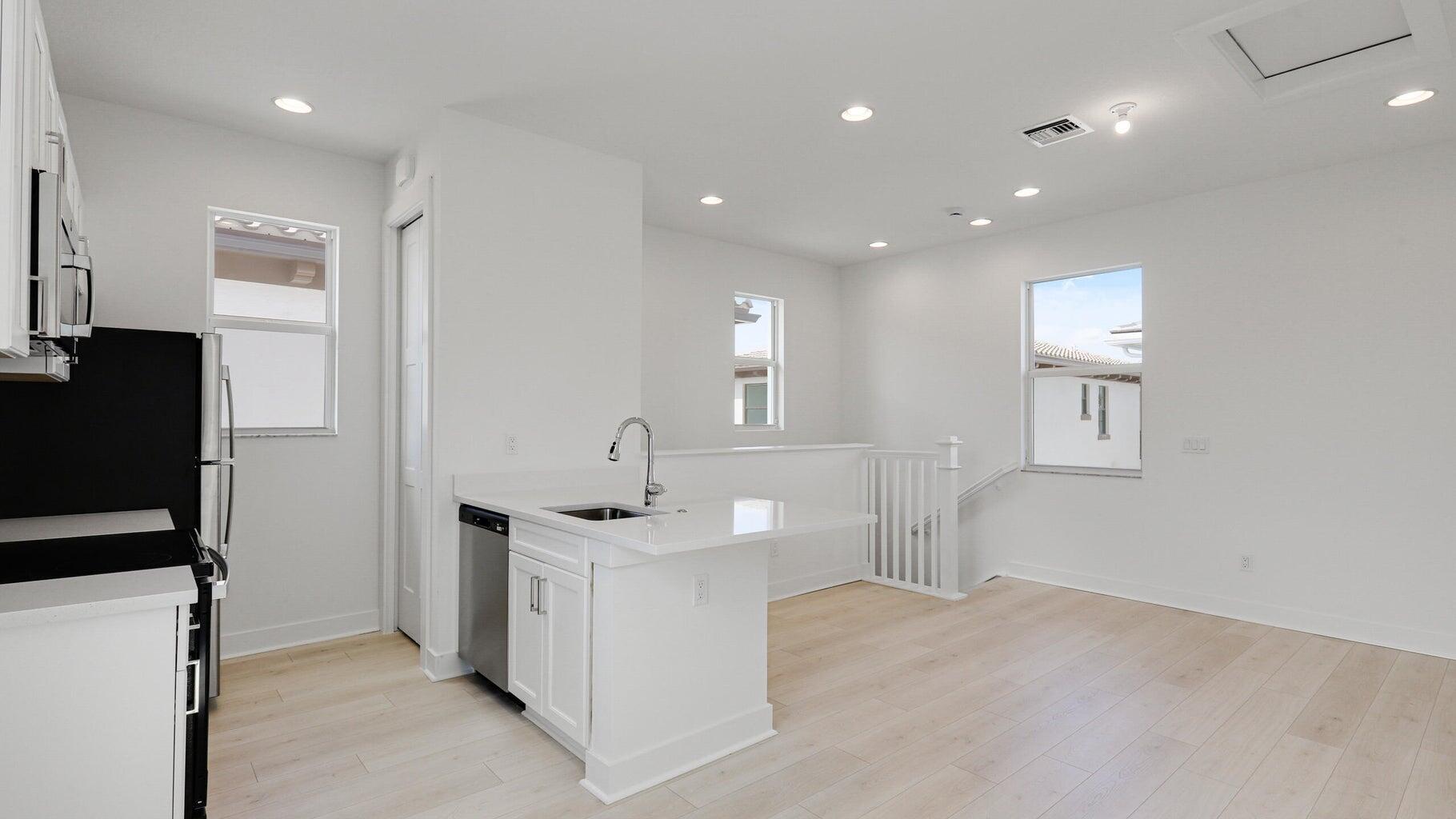 ALTON - Residential Lease