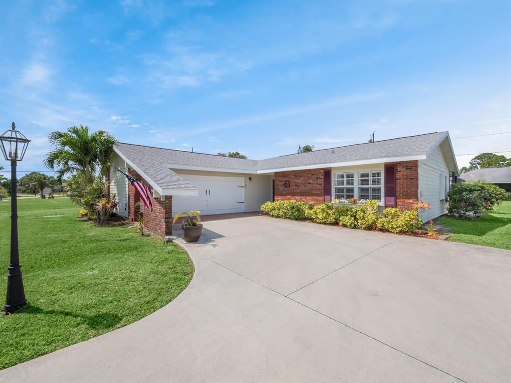 Photo of 1458 SE Santurce Road, Port St Lucie, FL 34952 (MLS # R10888696)