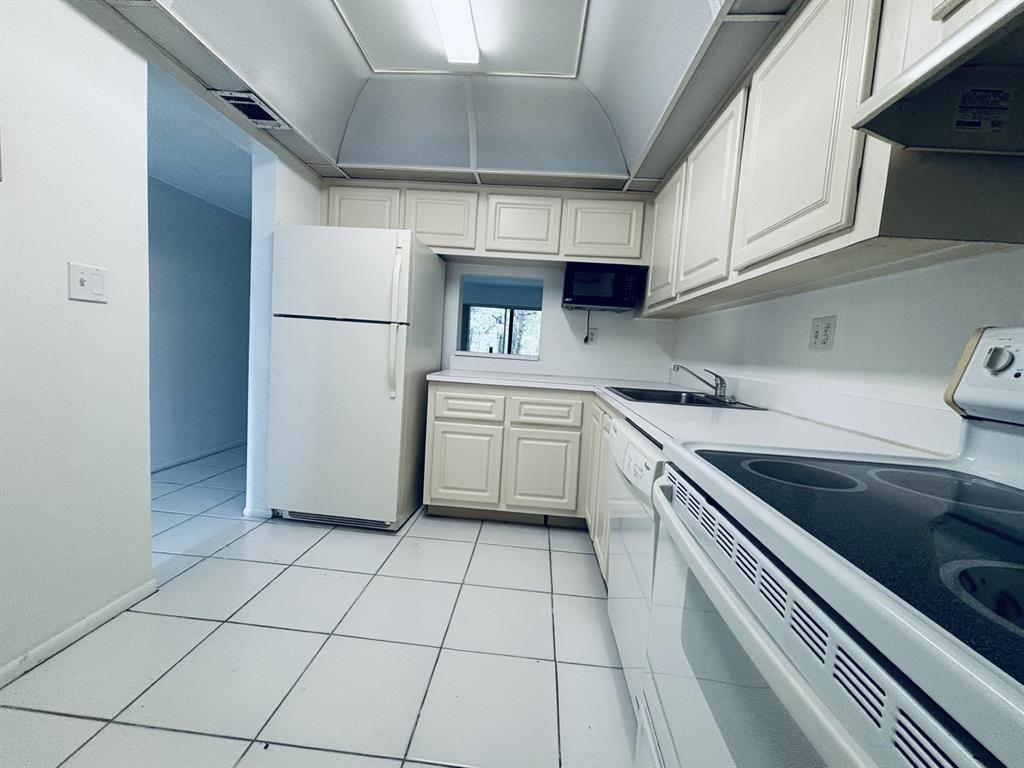 Versailles Gardens Condo - Residential Lease