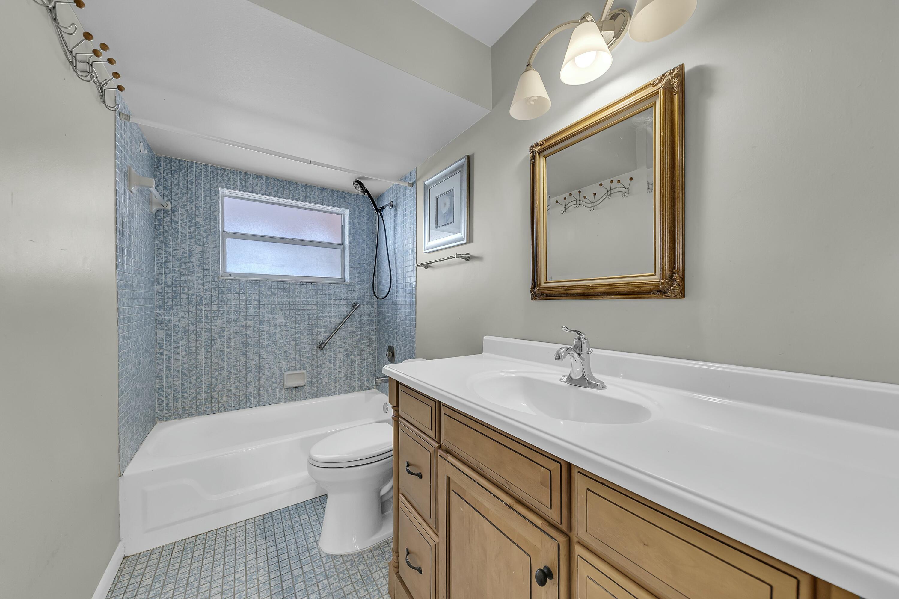 SUNRISE LAKES 118 CONDO - Residential