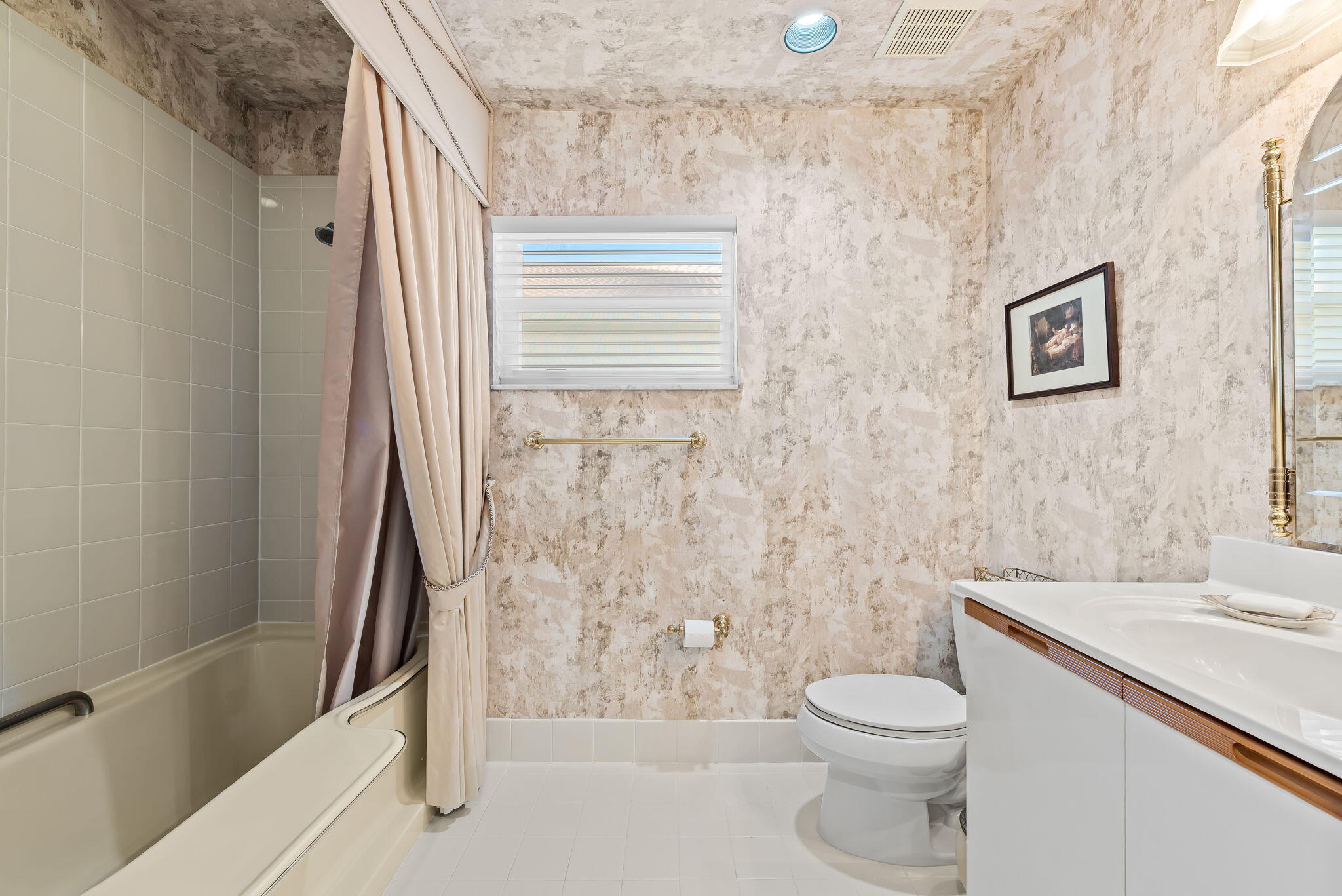 VALENCIA LAKES 1 - Residential