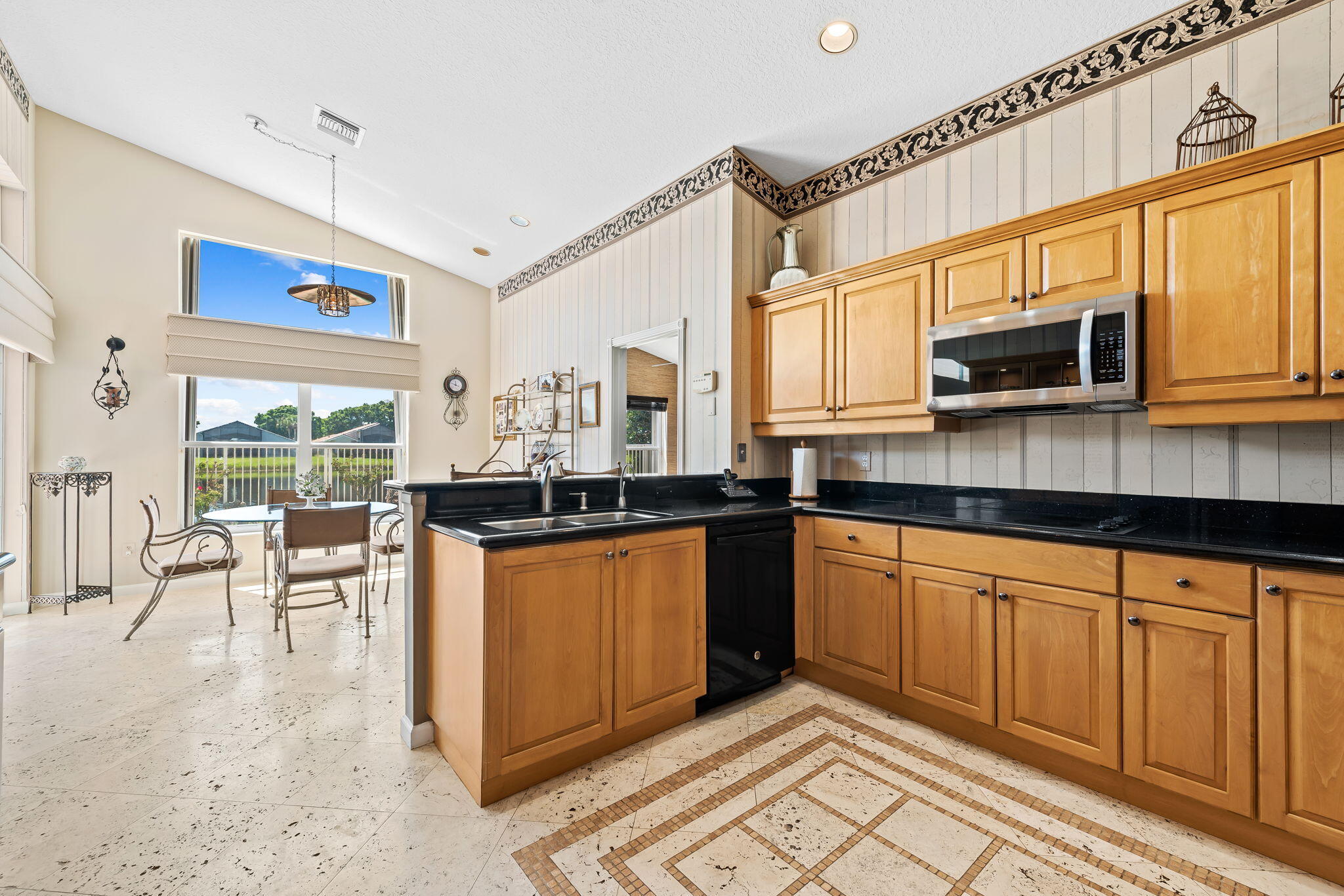 VALENCIA LAKES 1 - Residential