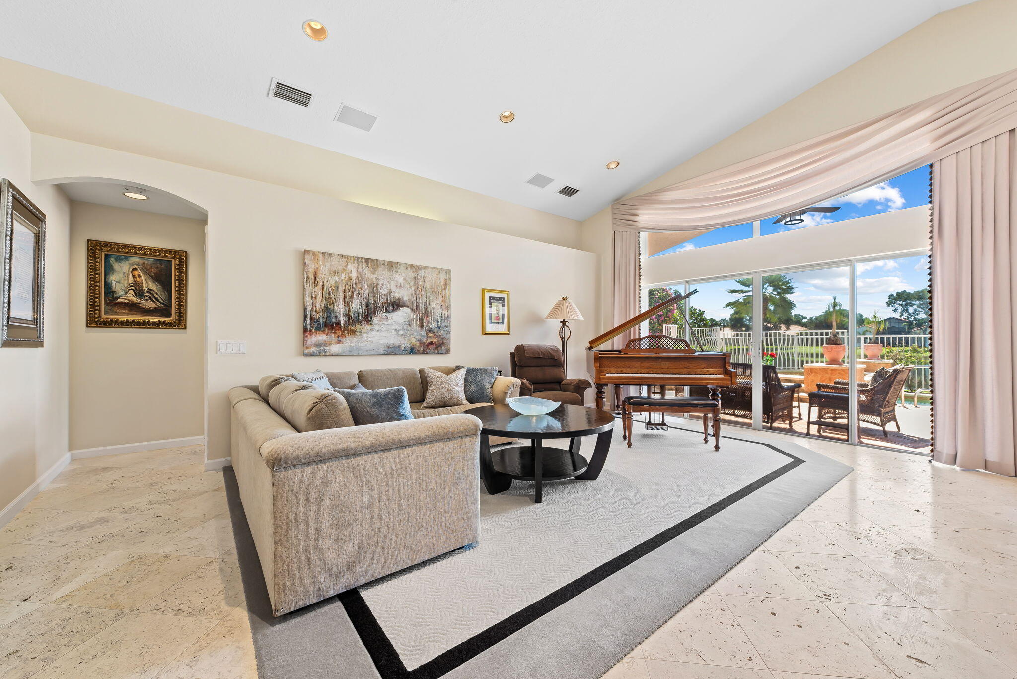 VALENCIA LAKES 1 - Residential