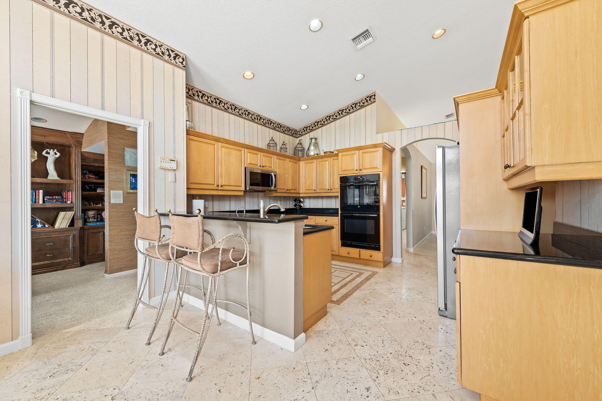 VALENCIA LAKES 1 - Residential