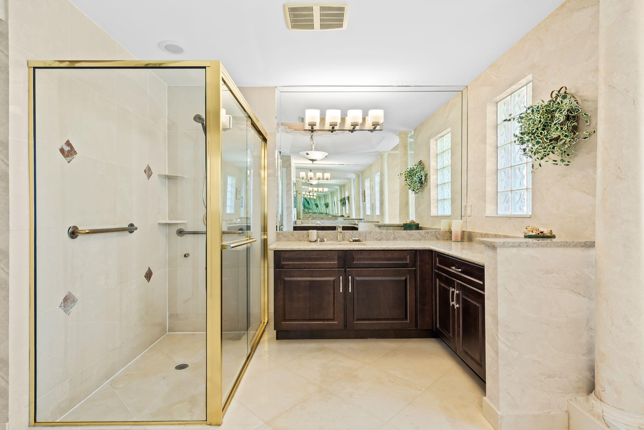 VALENCIA LAKES 1 - Residential