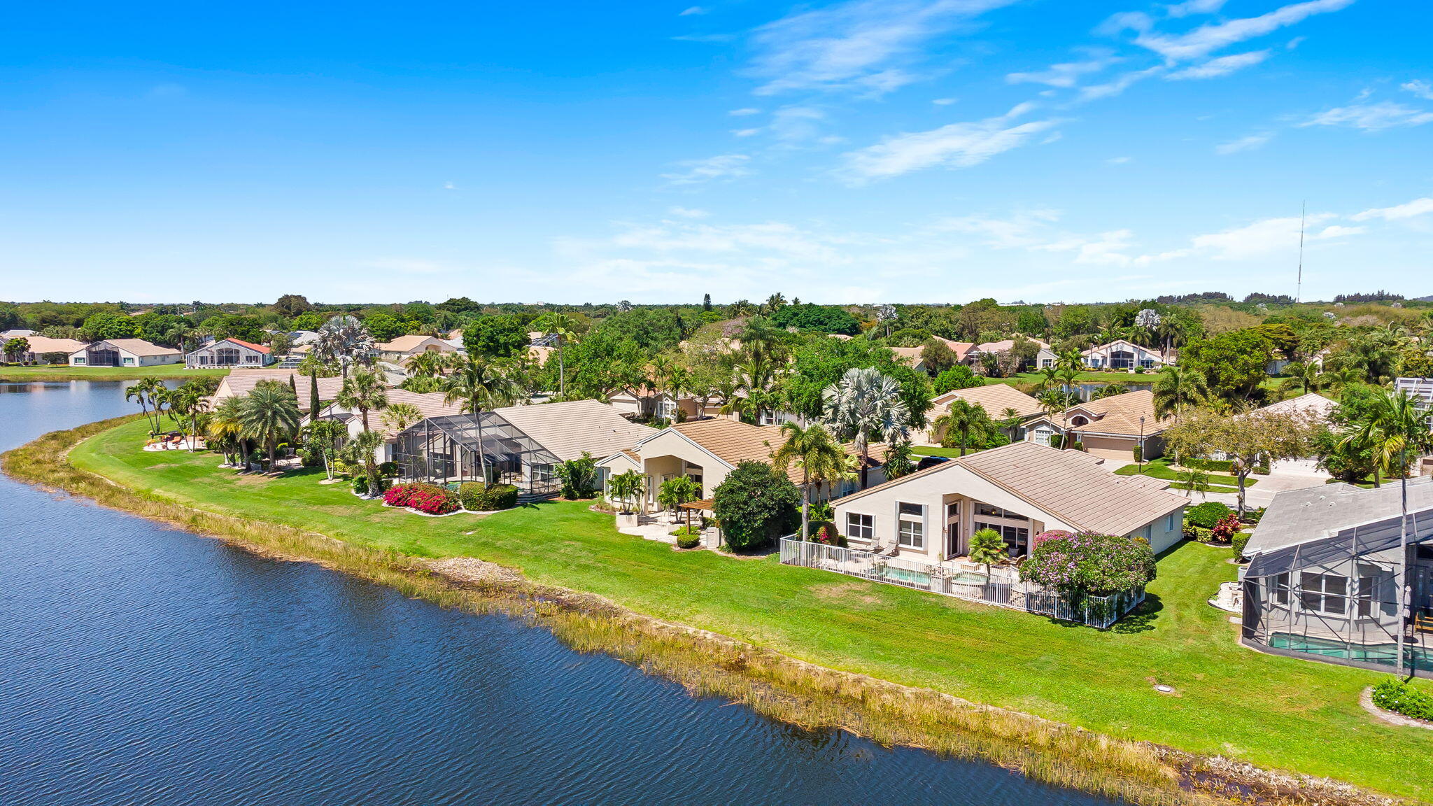 VALENCIA LAKES 1 - Residential