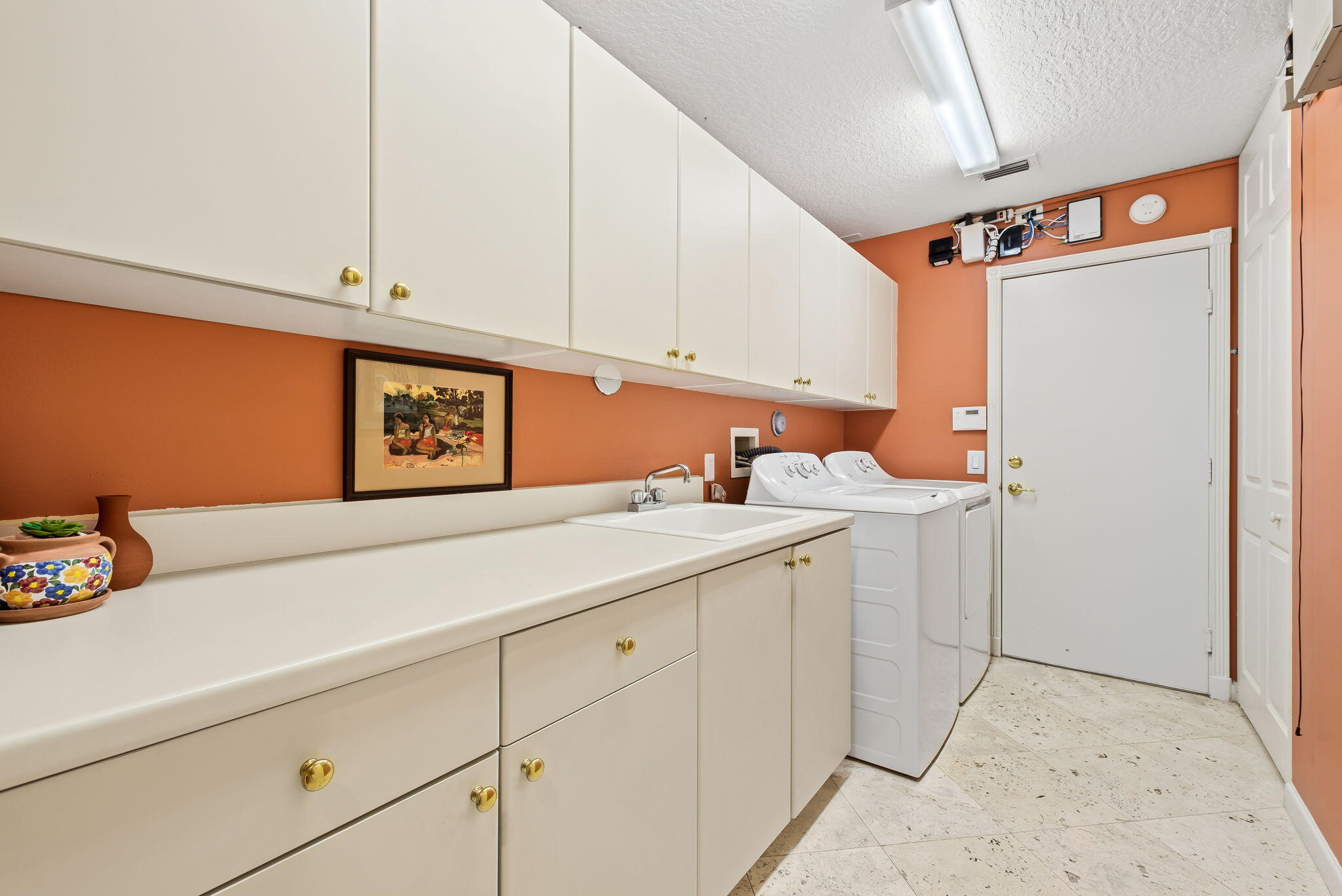 VALENCIA LAKES 1 - Residential