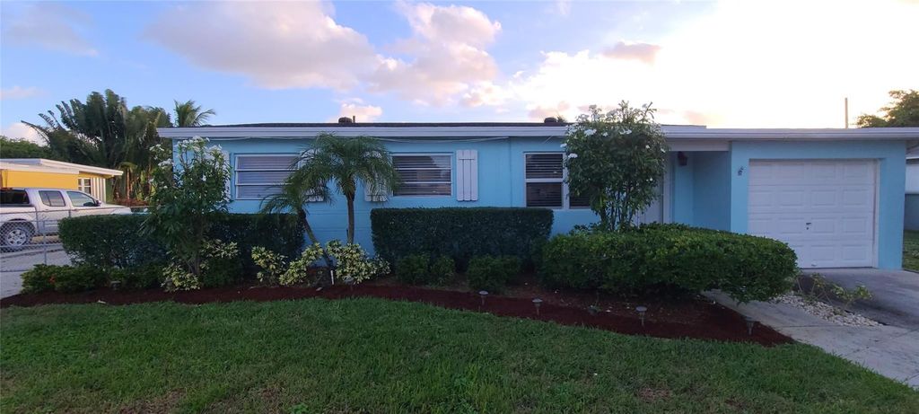 Photo of 321 Mid Pines Road, Palm Springs, FL 33461 (MLS # F10540258)