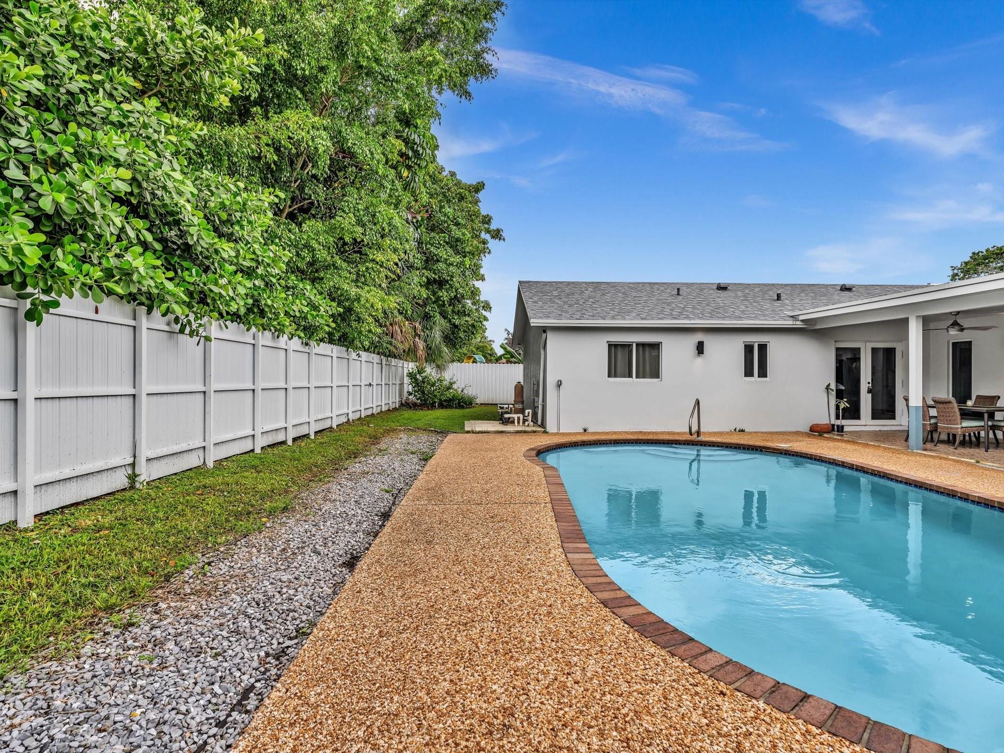 Rushwood 100-13 B - Residential Lease