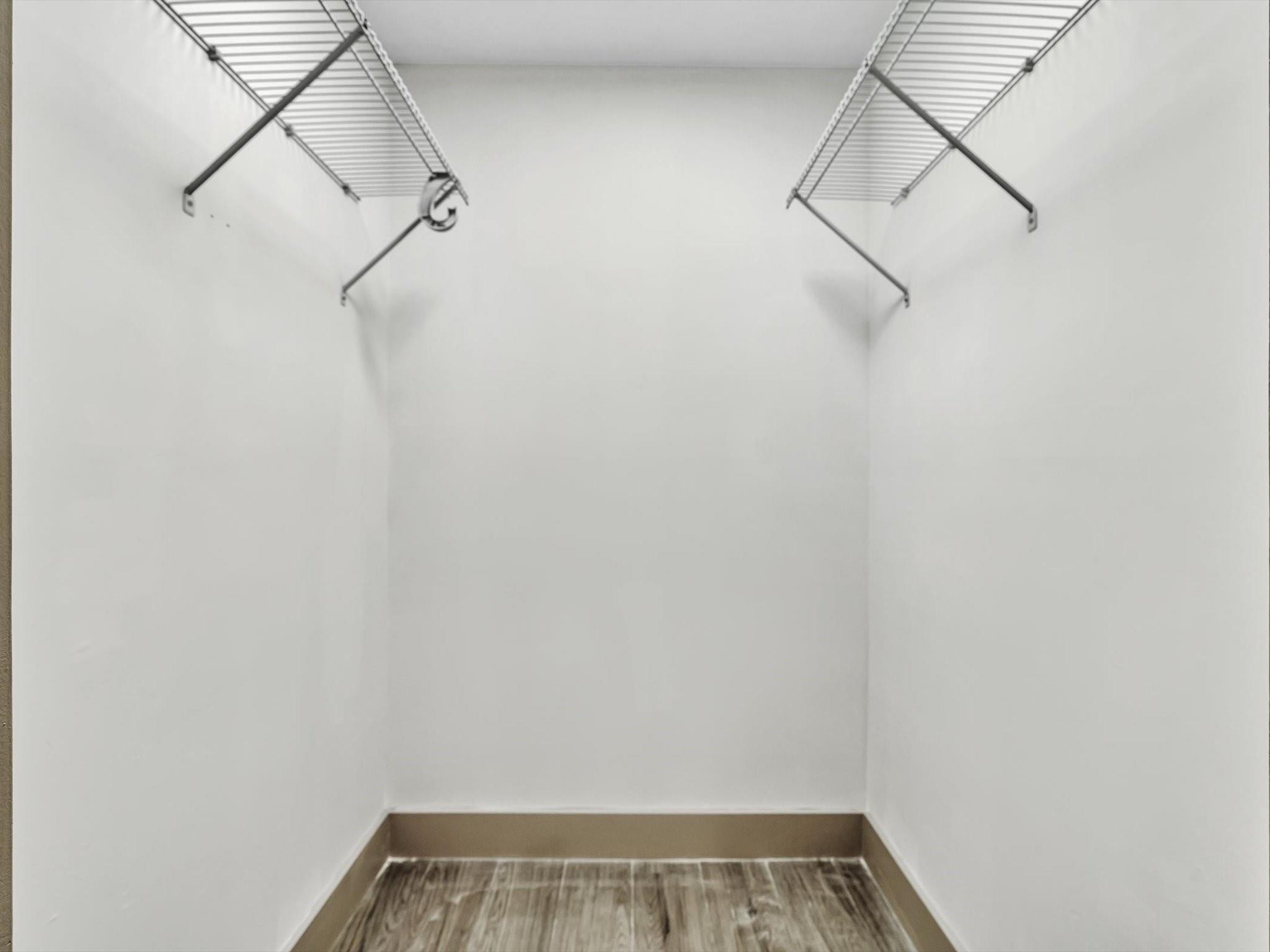 Rushwood 100-13 B - Residential Lease