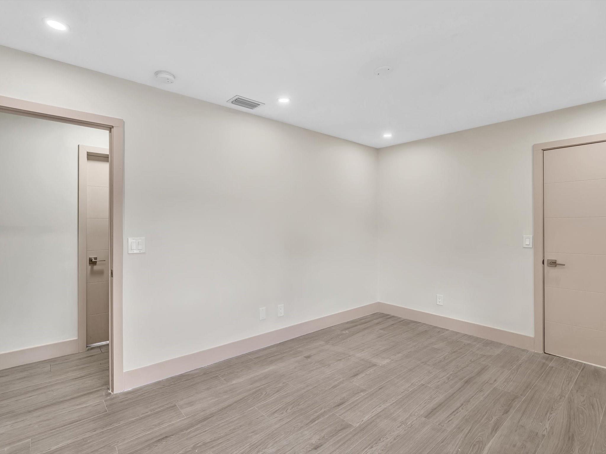 Rushwood 100-13 B - Residential Lease