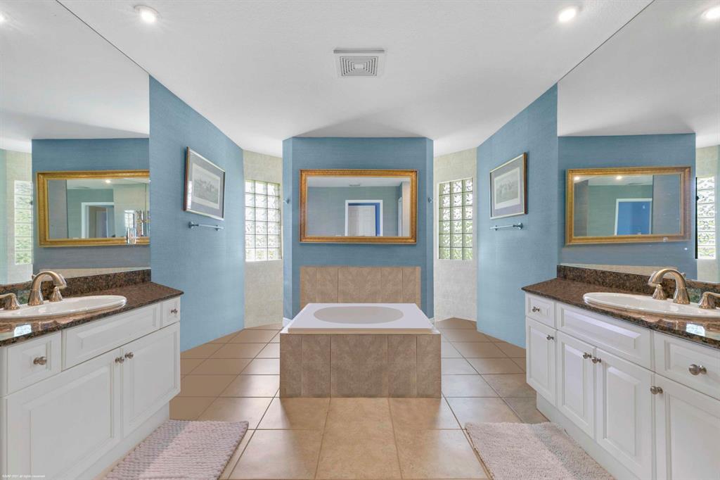 PALM BEACH POINT - Residential