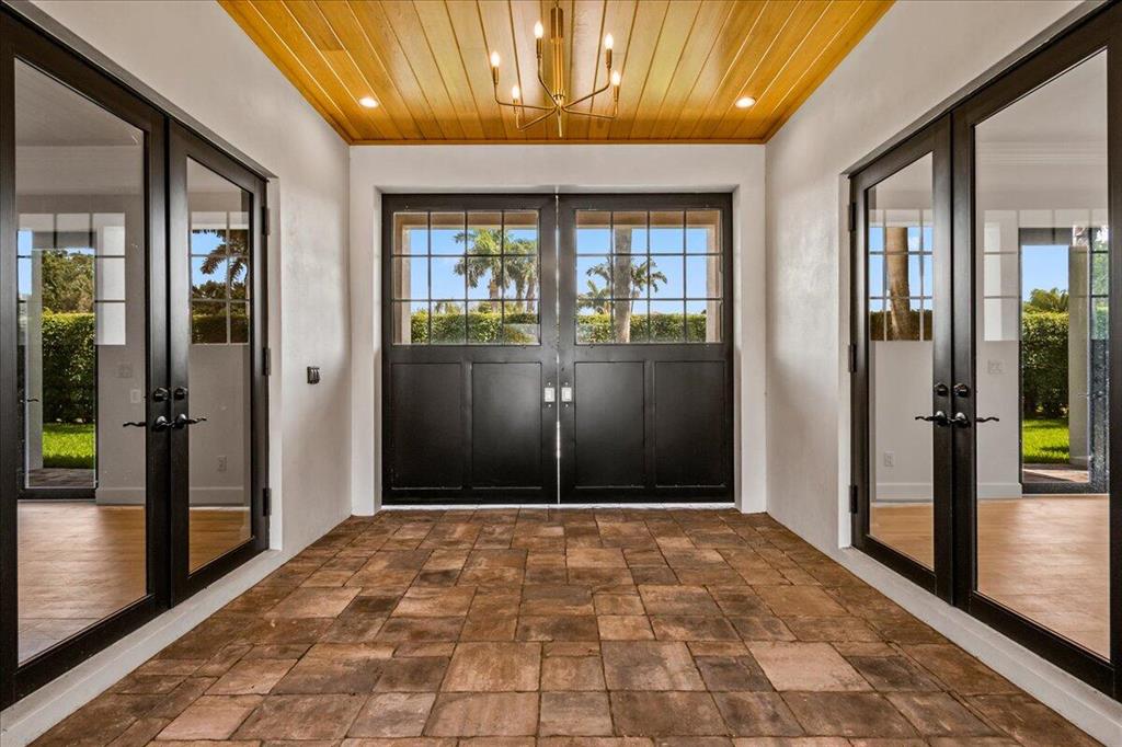 EQUESTRIAN CLUB - Residential