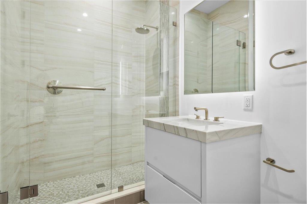 EQUESTRIAN CLUB - Residential