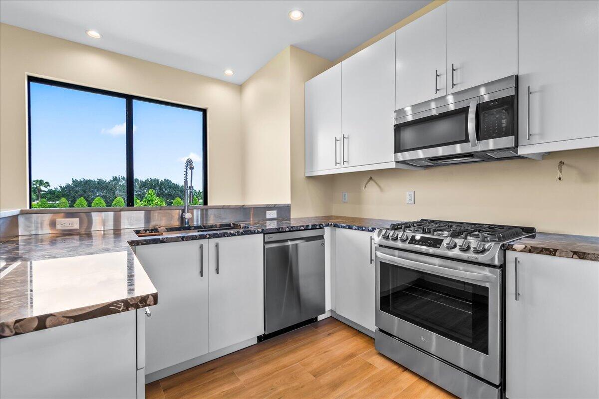 EQUESTRIAN CLUB - Residential