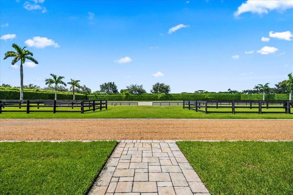 EQUESTRIAN CLUB - Residential