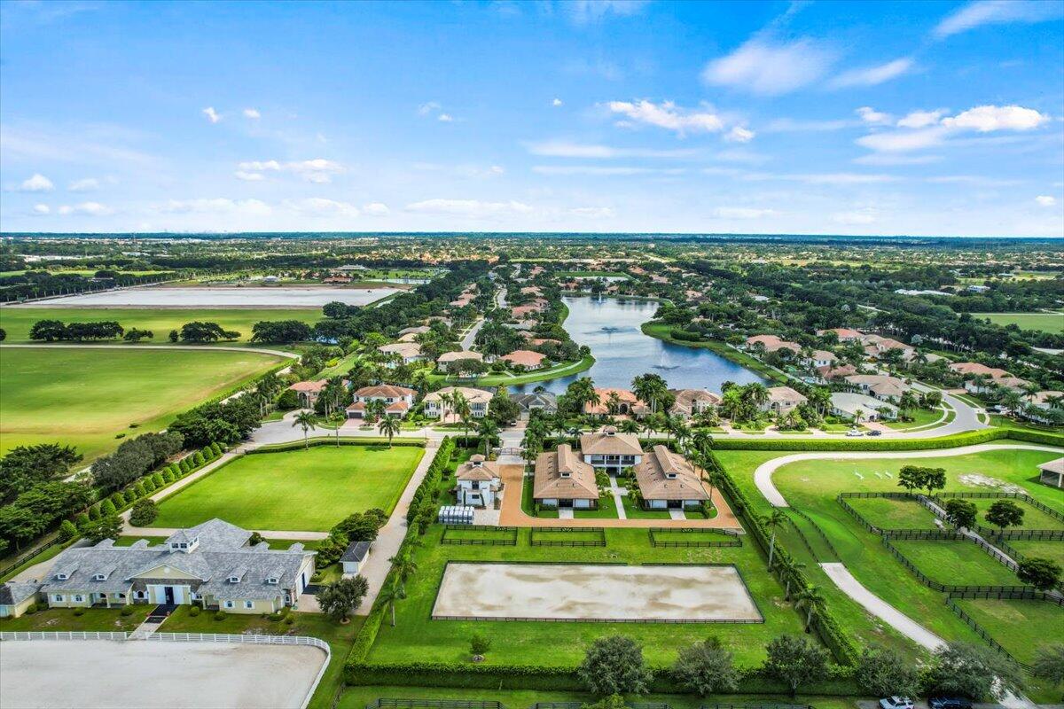 EQUESTRIAN CLUB - Residential