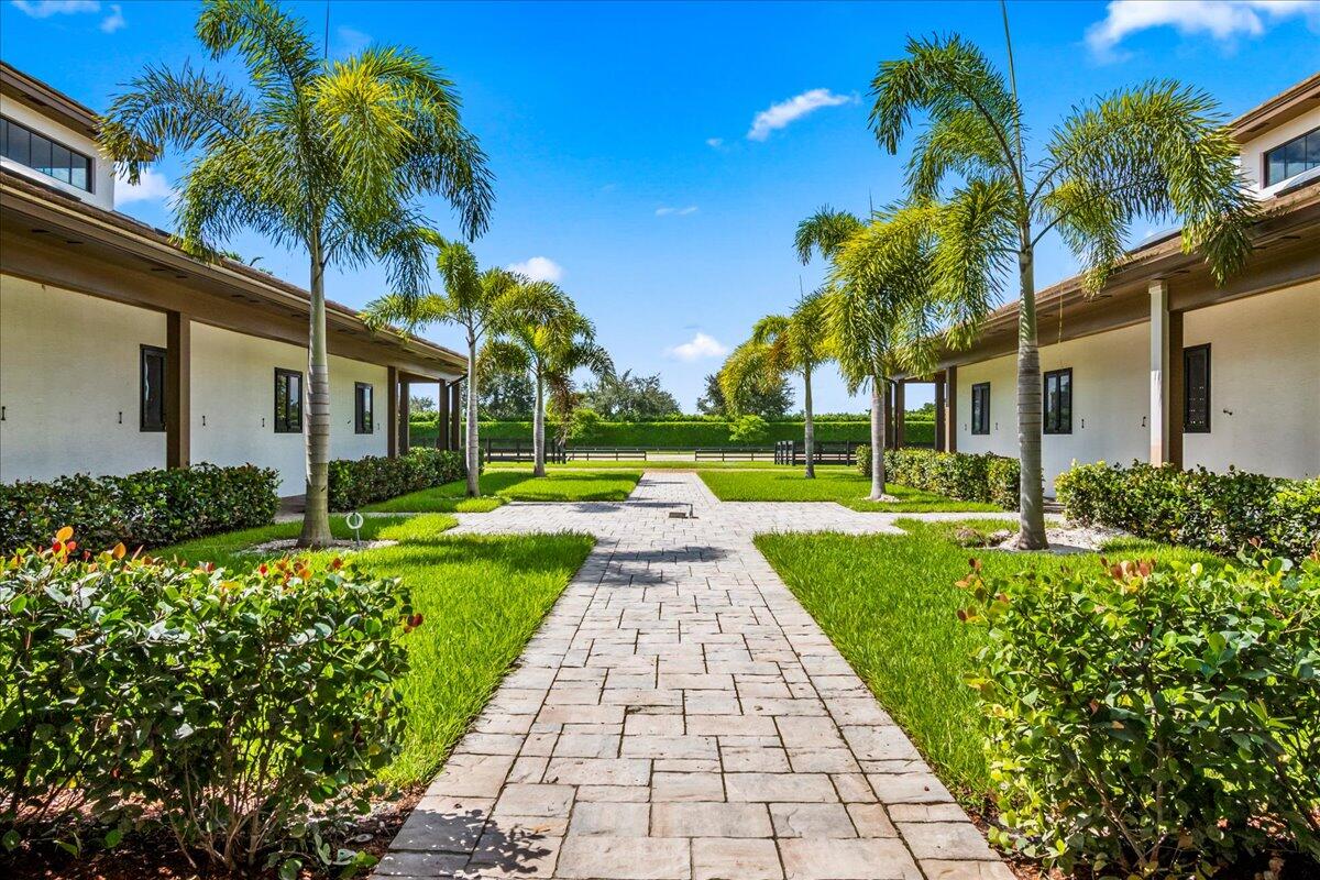 EQUESTRIAN CLUB - Residential