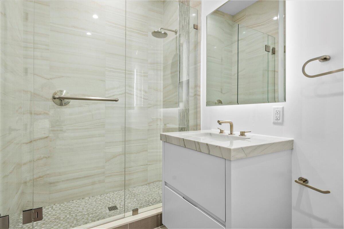 EQUESTRIAN CLUB - Residential