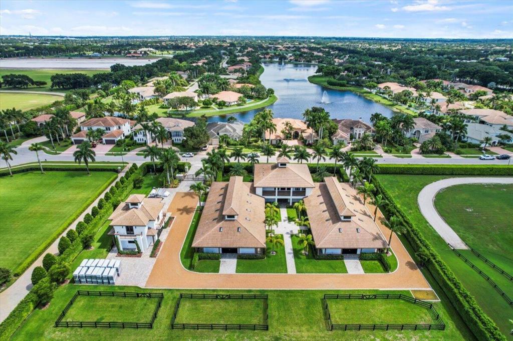 EQUESTRIAN CLUB - Residential