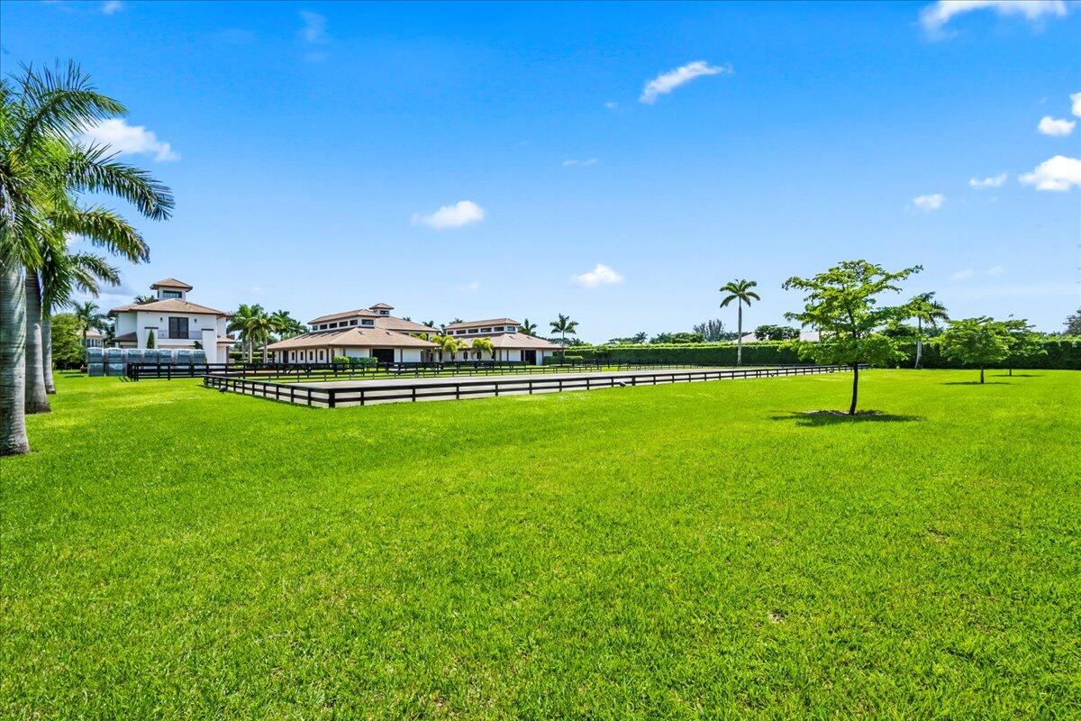 EQUESTRIAN CLUB - Residential