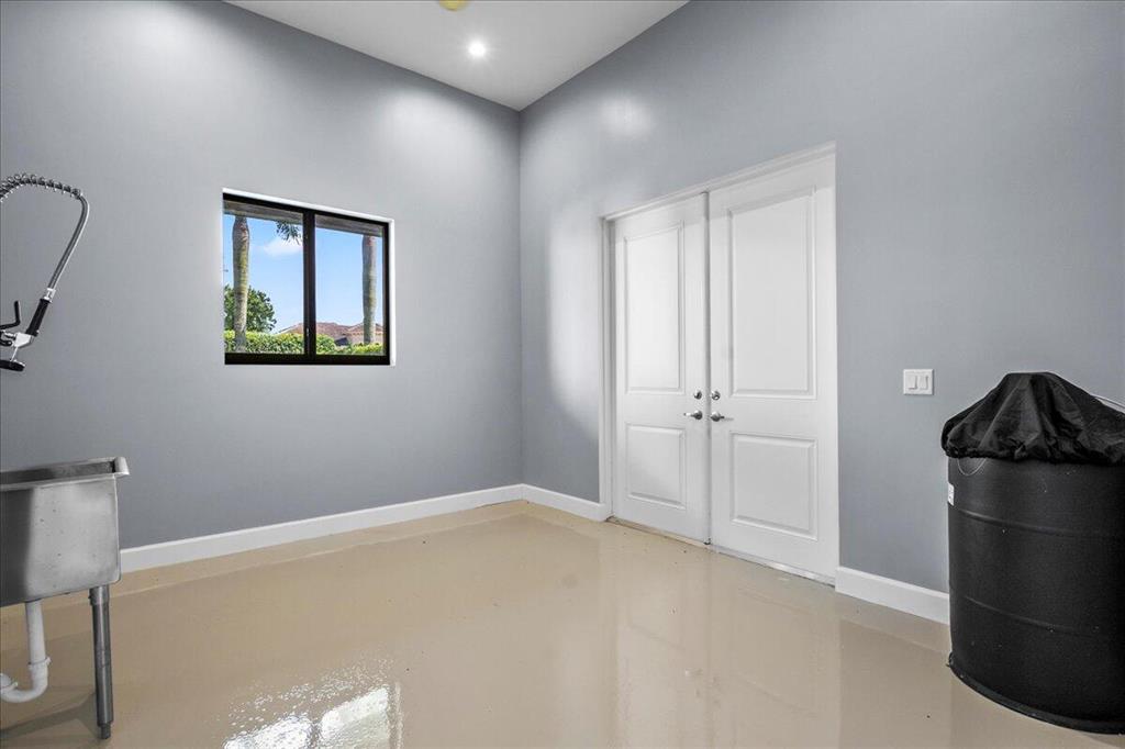 EQUESTRIAN CLUB - Residential