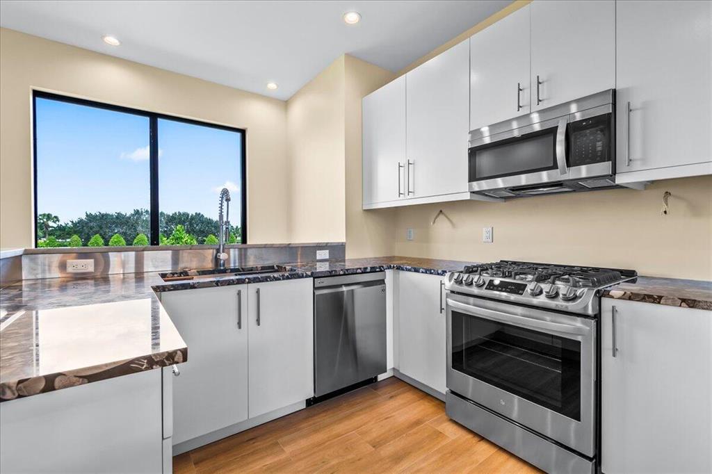 EQUESTRIAN CLUB - Residential