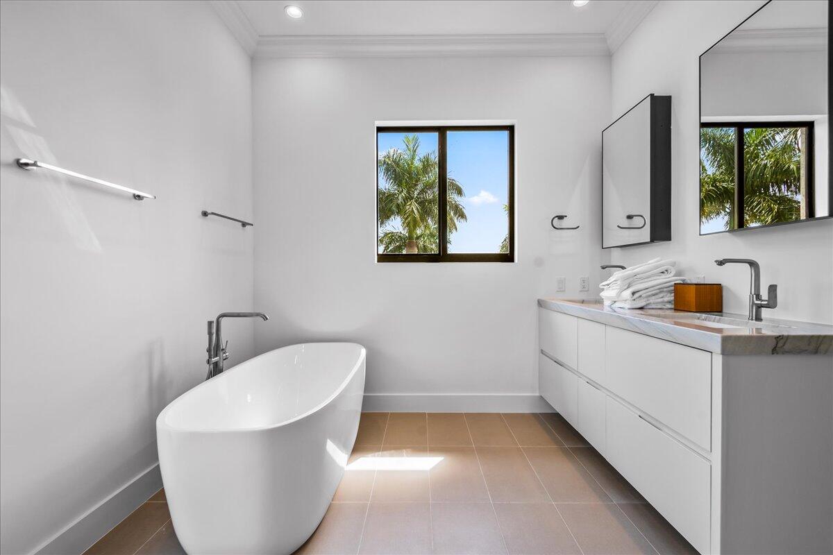 EQUESTRIAN CLUB - Residential