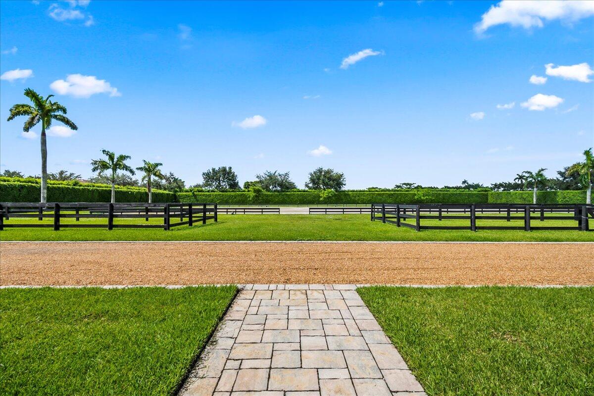 EQUESTRIAN CLUB - Residential