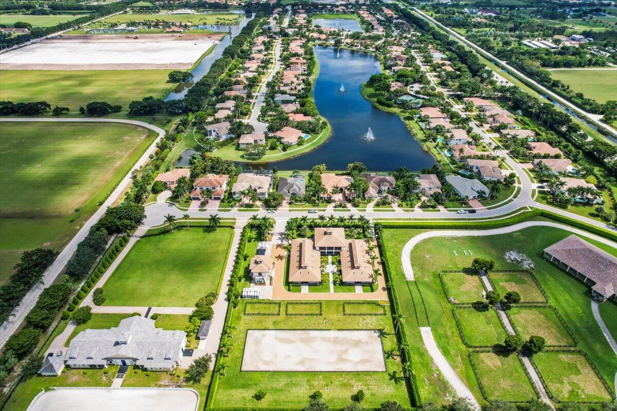 EQUESTRIAN CLUB - Residential