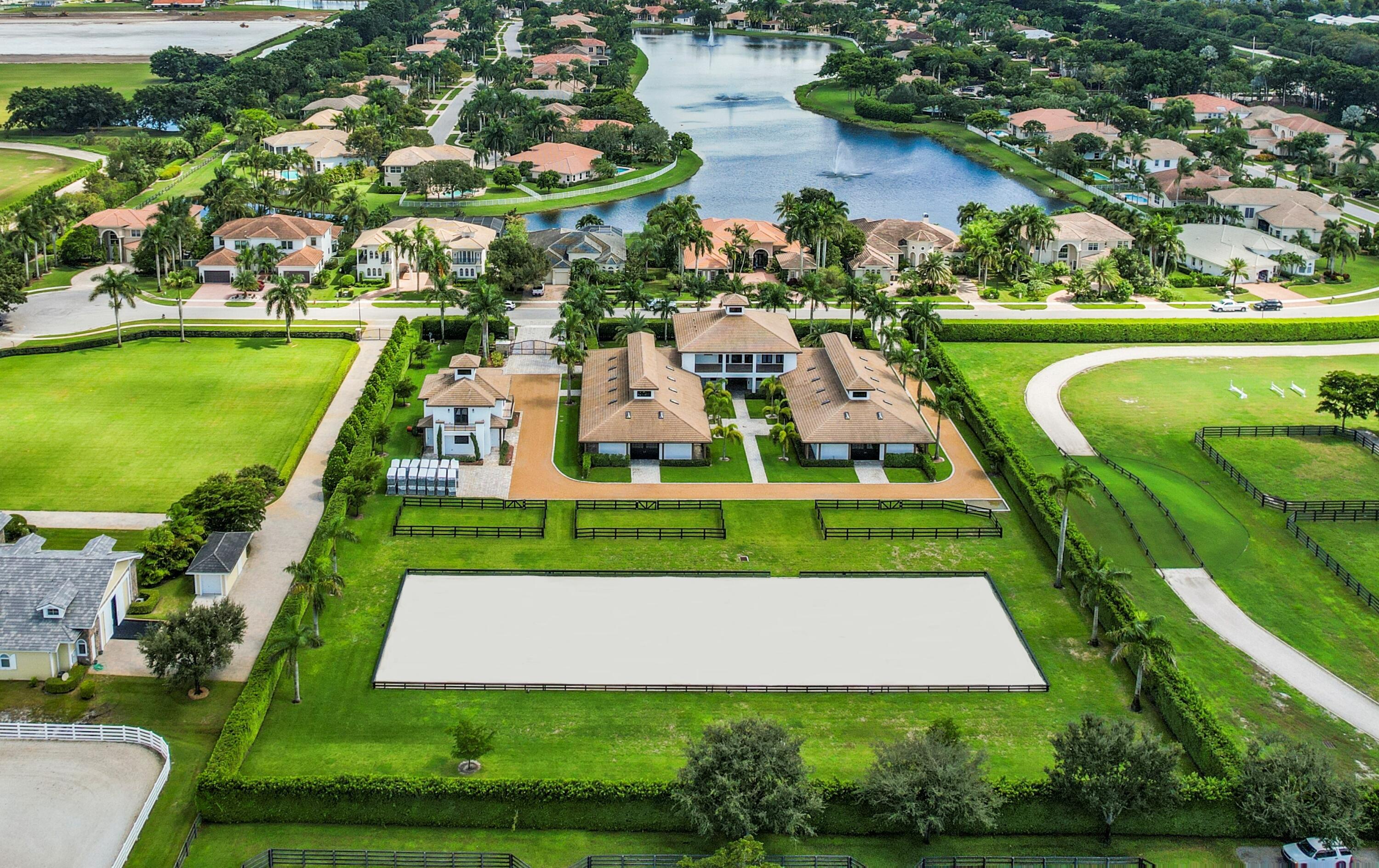 EQUESTRIAN CLUB - Residential