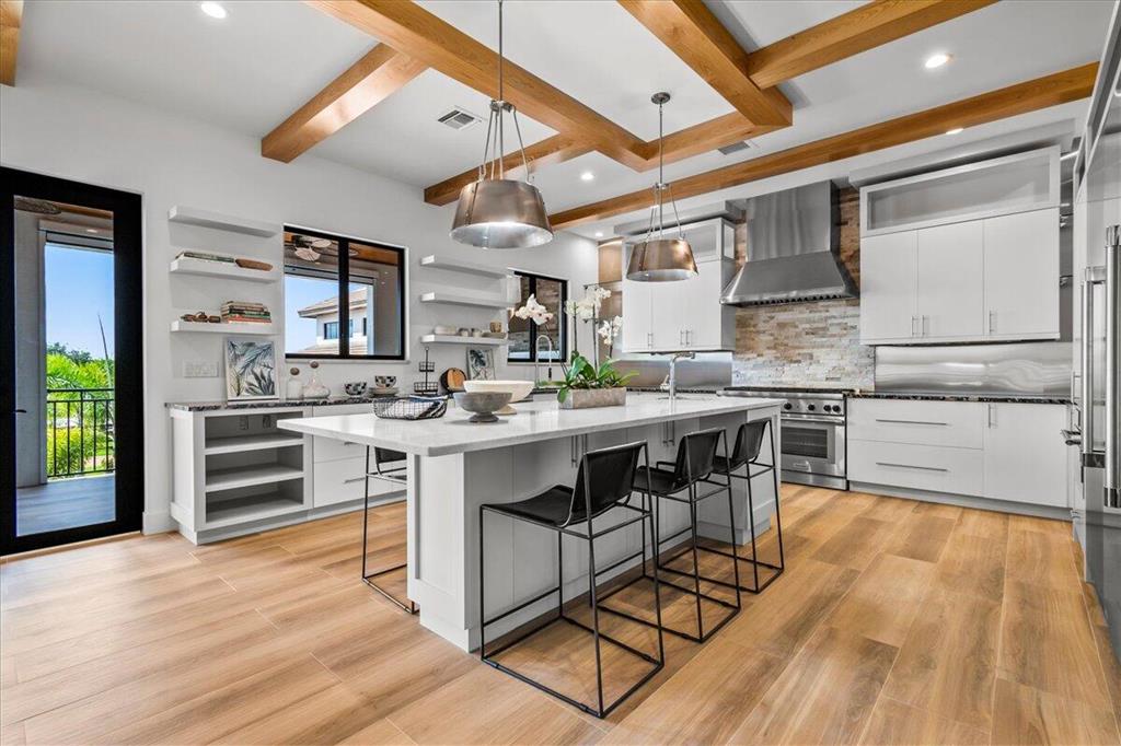 EQUESTRIAN CLUB - Residential