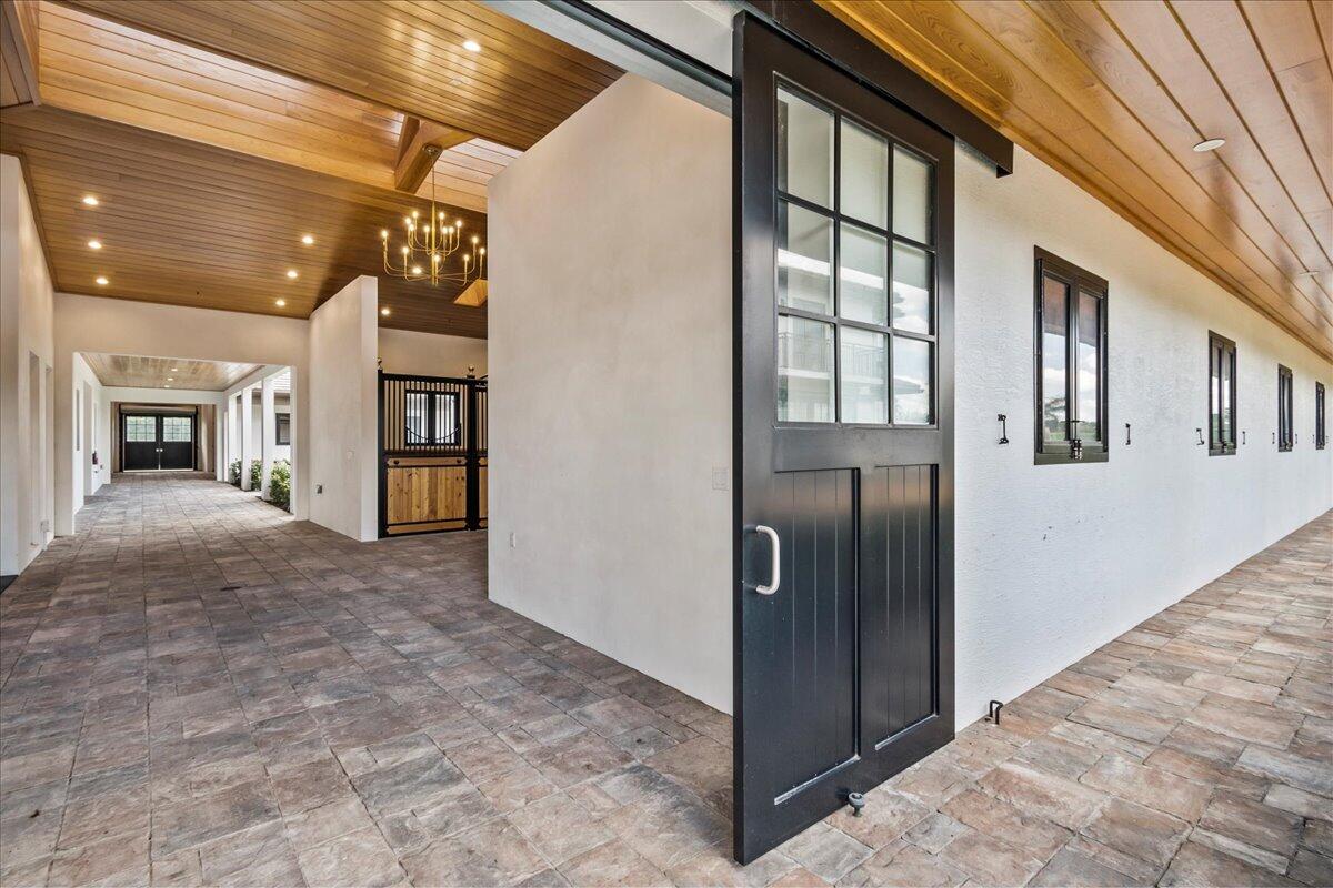 EQUESTRIAN CLUB - Residential