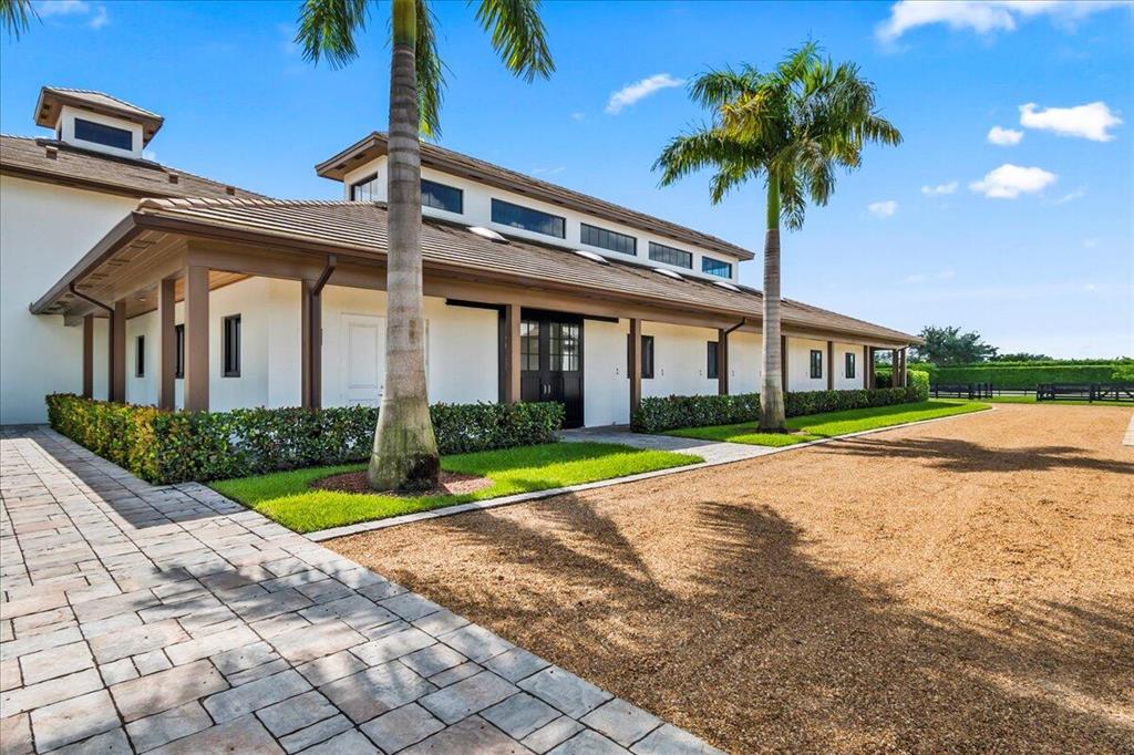 EQUESTRIAN CLUB - Residential