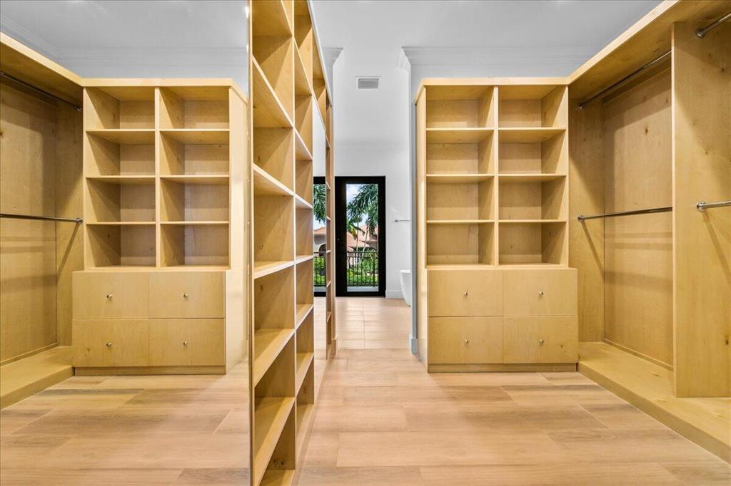 EQUESTRIAN CLUB - Residential