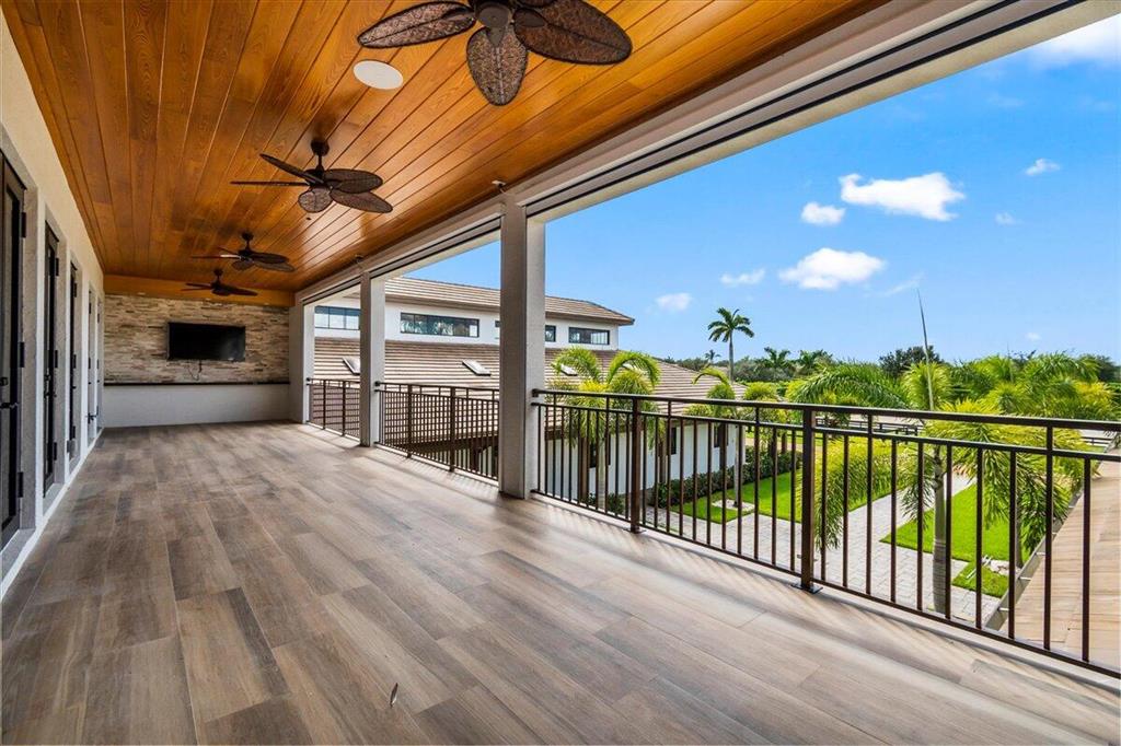 EQUESTRIAN CLUB - Residential