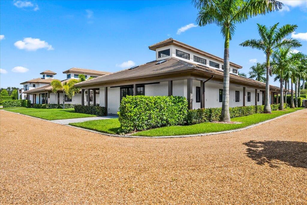 EQUESTRIAN CLUB - Residential