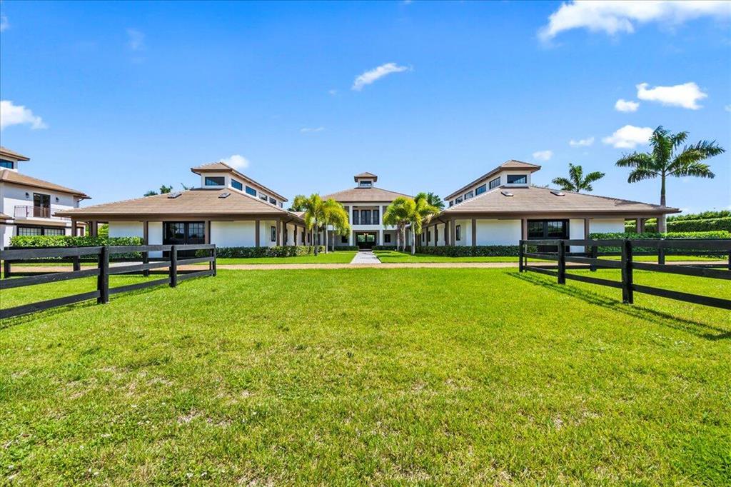 EQUESTRIAN CLUB - Residential